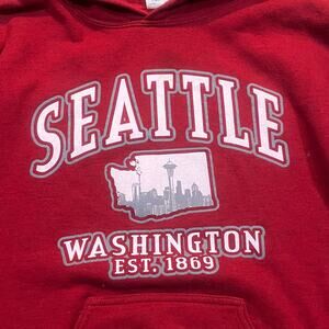 Seattle Washington Men's Small‎ Hoodie Sweatshirt Red Spell Out Graphic